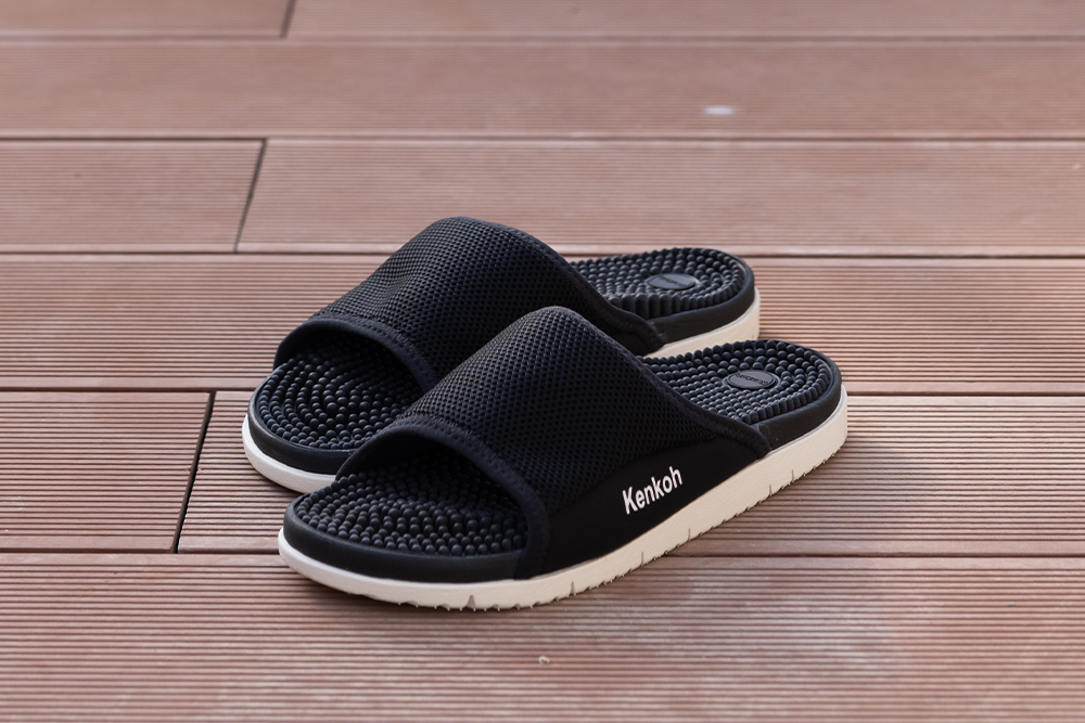 Tsuki Reflexology Sliders Black